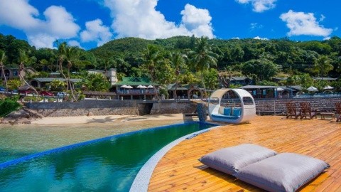 Coco De Mer & The Black Parrot Suites