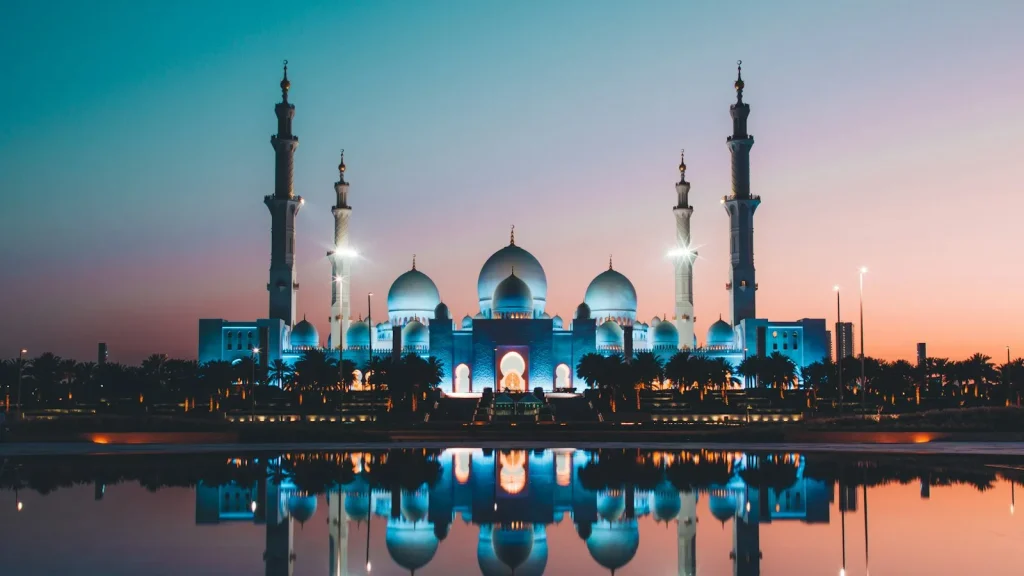 A Sejk Zájed-mecset esti tükörképe, Abu Dhabi