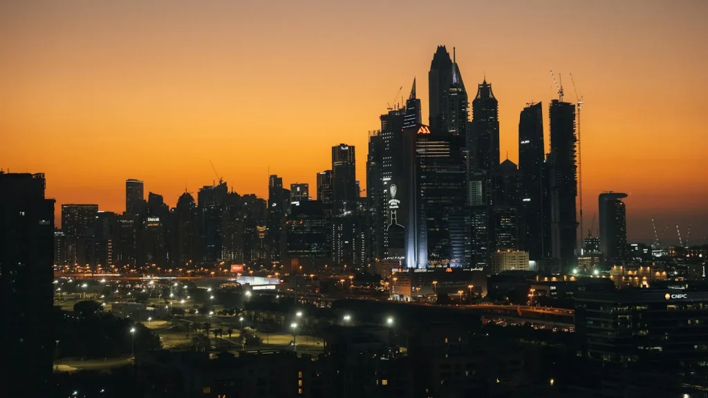 Dubaji felhőkarcolók naplementekor