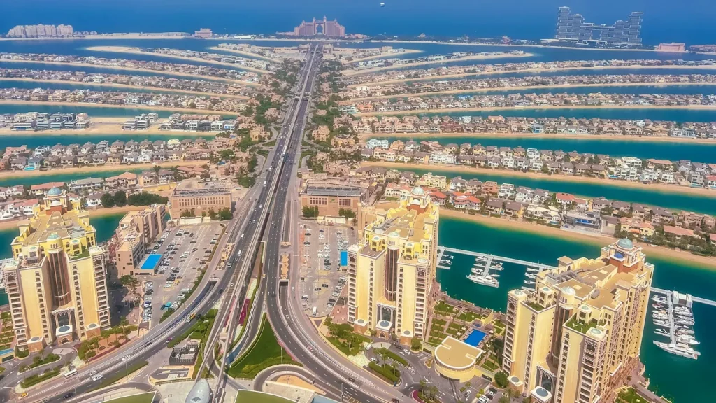 A Palm Jumeirah törzse és ágai felülről, Dubaj